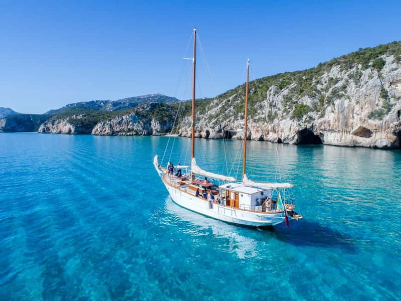 Cala Gonone: Gulf of Orosei Tour with a Vintage Sailing boat - At a glance