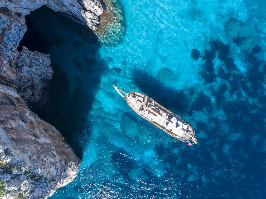 Cala Gonone: Gulf of Orosei Tour with a Vintage Sailing boat - The long beach stop and your packed lunch
