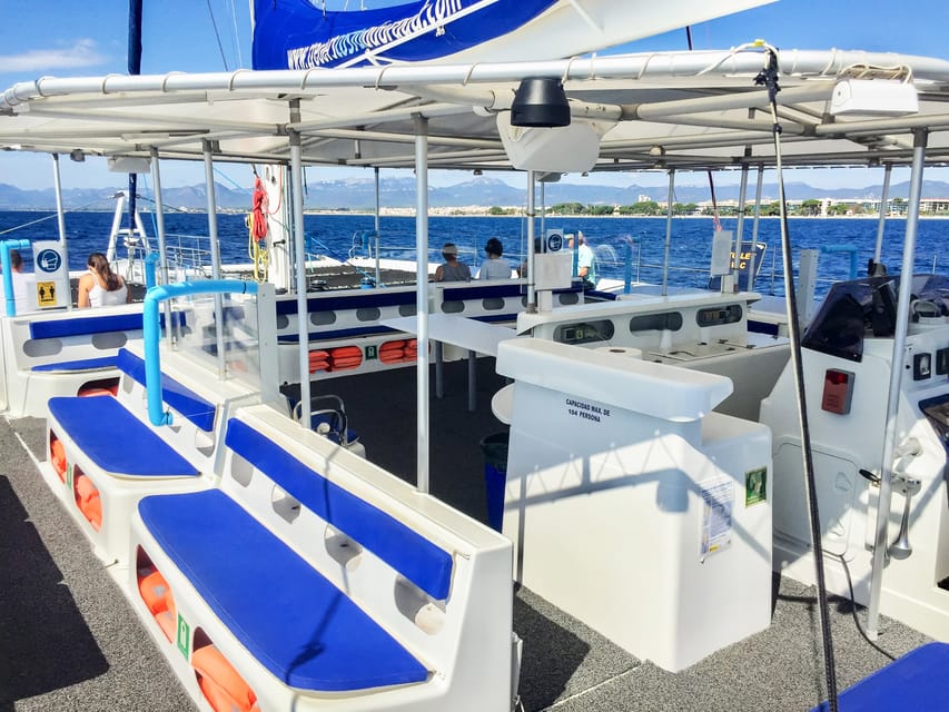 Cambrils: Costa Daurada Sail Catamaran Cruise - How crowded is the catamaran?