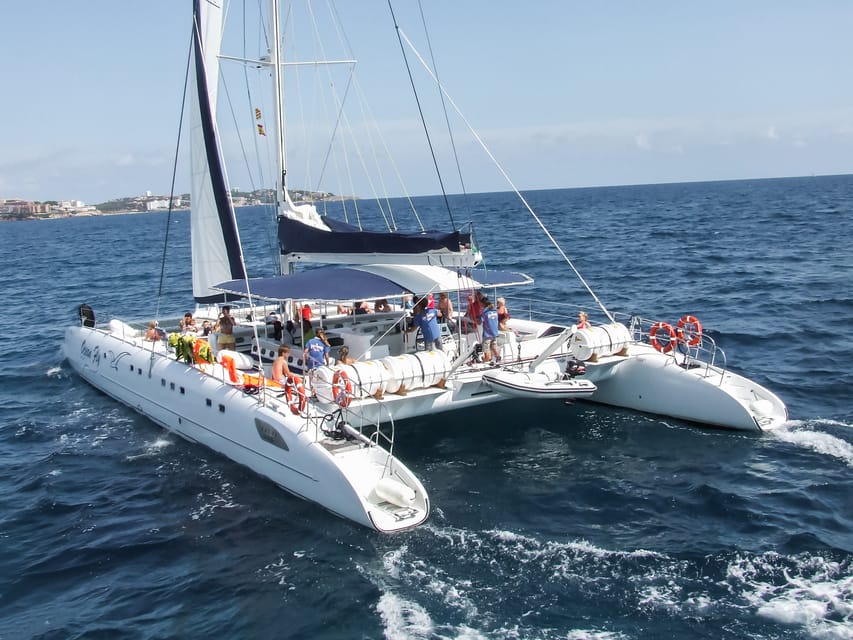 Cambrils: Costa Daurada Sail Catamaran Cruise - The 3-hour cruise and its swimming stop