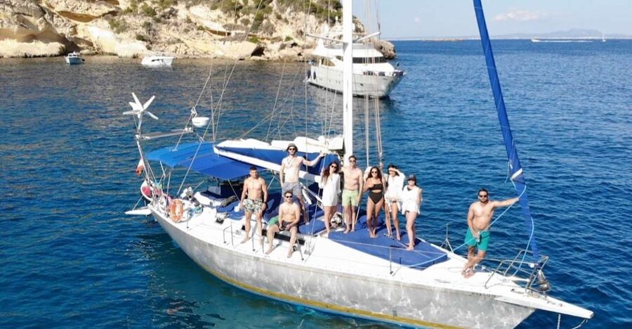 Can Pastilla: Sailboat Tour with Snorkeling, Tapas & Drinks - A sailing trip that feels more personal than a large cruise