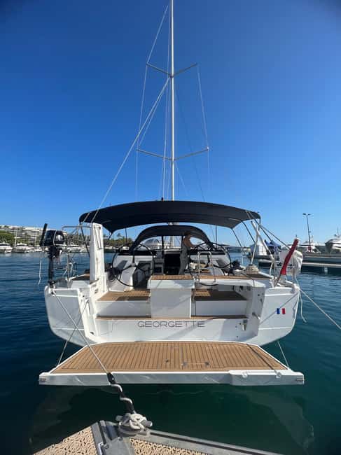 Cannes: Private Sailing Boat Tour to the Lérins Islands - Sailing back along the Riviera