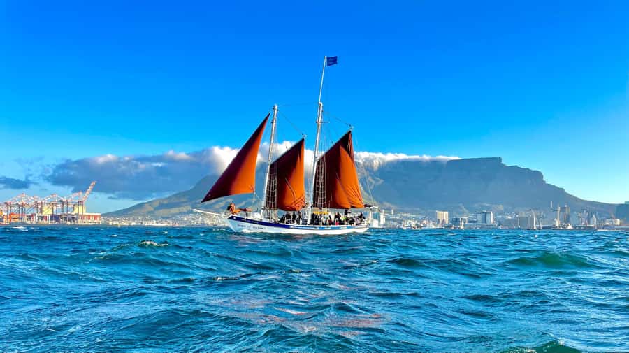 Cape Town: 1 Hour Table Bay Sailing Tour - Setting out from Quay 5 at the V&A Waterfront