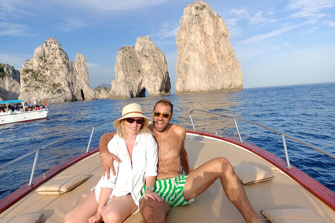 Capri Samba Boat Tour, Sail in Style by Boat. - Natural Arch and the elephant-trunk shape