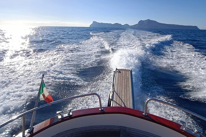 Capri Samba Boat Tour, Sail in Style by Boat. - Swimming beside the Green Grotto
