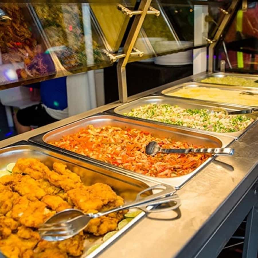 Cartagena: Buffet & party night,cocktails sailing in the bay - Quick takeaways