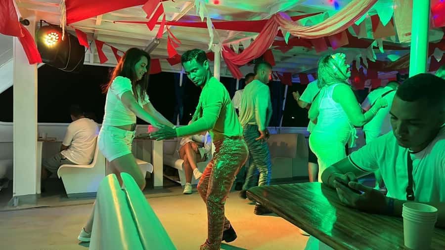 Cartagena: Buffet & party night,cocktails sailing in the bay - Practical advice for a smoother evening