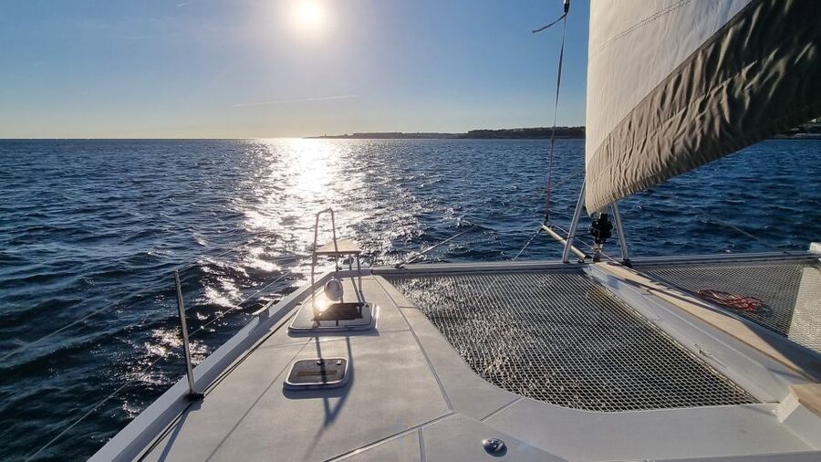 Cascais:Luxury Private Sailing Catamaran Cruise with a Drink - Two hours or four hours?