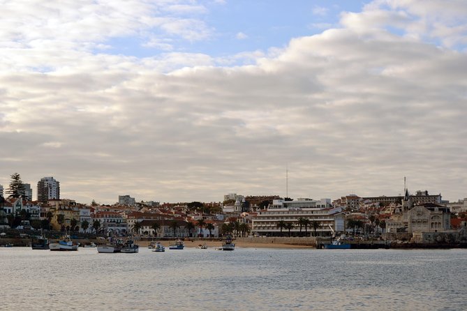 Cascais Private Sailing 2h Cruise with a drink - Praia da Conceição and the Cascais shoreline
