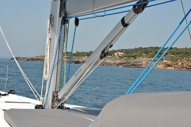 Cascais Private Sailing 2h Cruise with a drink - Continuing to Praia de Carcavelos