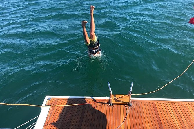 Cascais Private Sailing 2h Cruise with a drink - Is $540.66 good value?