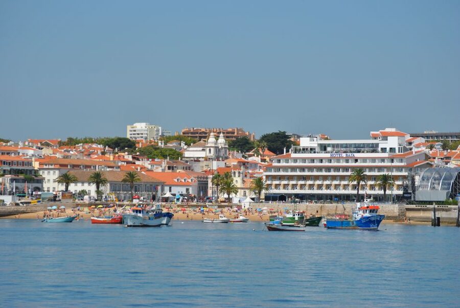 Cascais: Sailing Tour with Drink - Following the coast toward Lisbon