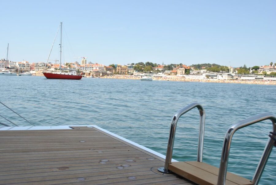 Cascais: Sailing Tour with Drink - Price, group size, and what you receive