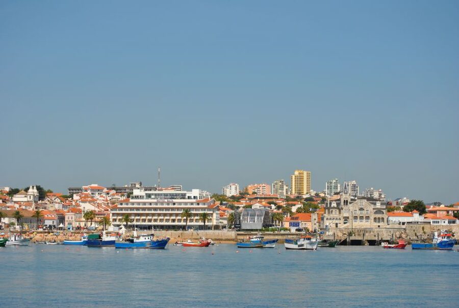 Cascais: Sailing Tour with Drink - What to wear and who should skip it
