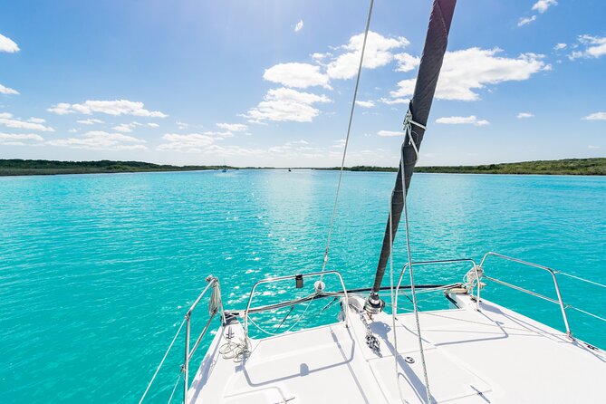 Catamaran Adventure: Sailing and Swimming in the Bacalar Lagoon - The three-hour outing, from meeting point to water time