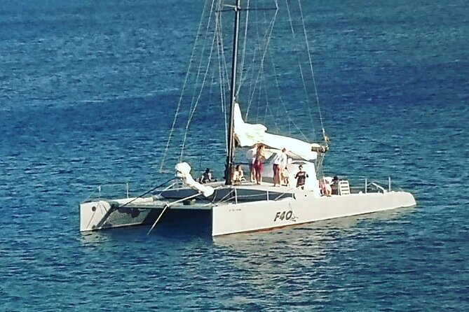 Catamaran F40 Lanzarote sailing - Anchoring for swimming and snorkeling