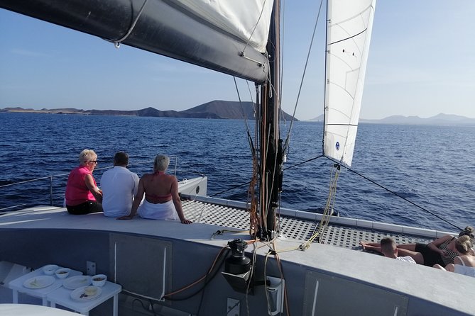 Catamaran F40 Lanzarote sailing - Bringing a picnic instead of buying lunch