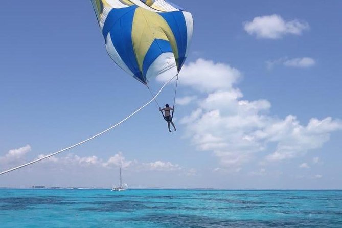 Catamaran Sail to Isla Mujeres with all inclusive from Cancun or Riviera Maya - A lively day on the Caribbean, not a quiet sail