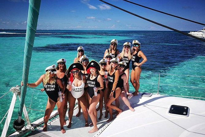 Catamaran Sailing & Snorkeling Experience Isla Mujeres from Playa Del Carmen - How the day feels with a large group