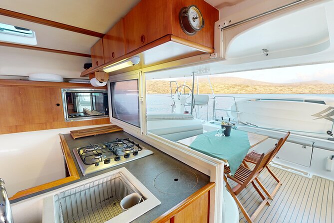 Catamaran Sailing Trip - All Inclusive - Three hours anchored near Dia