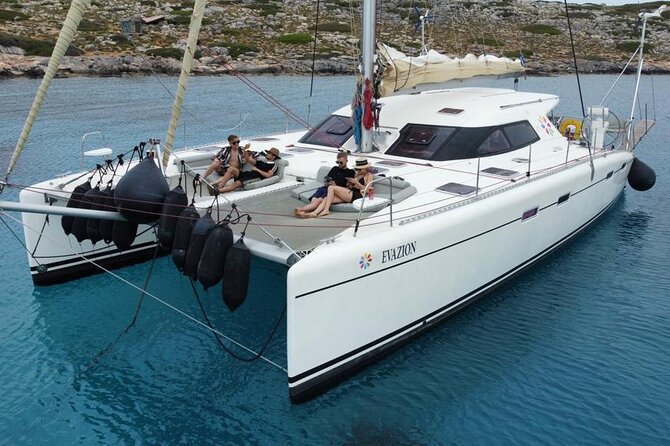 Catamaran Sailing Trip - All Inclusive - A catamaran that avoids the crowded feeling
