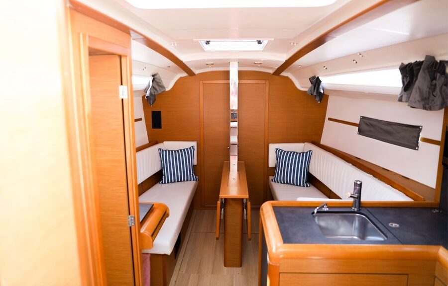 Charleston: Private Daytime or Sunset BYOB Sailing Charter - The Battery and Downtown Charleston From the Water