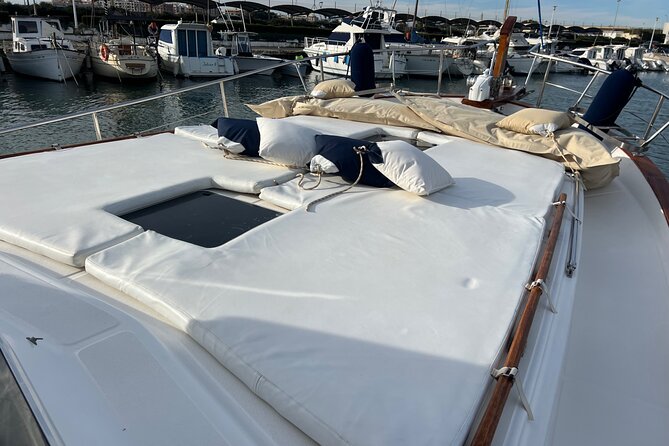 Chill and Sail in Valencia - Lunch, drinks, and an attentive captain