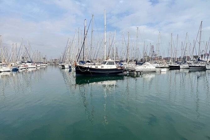 Chill and Sail in Valencia - The sheltered stop is the heart of the outing