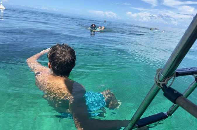 Day Lagoon 100% Sailing stops Snorkelling Paddle - Who will enjoy Ti-Bo most?