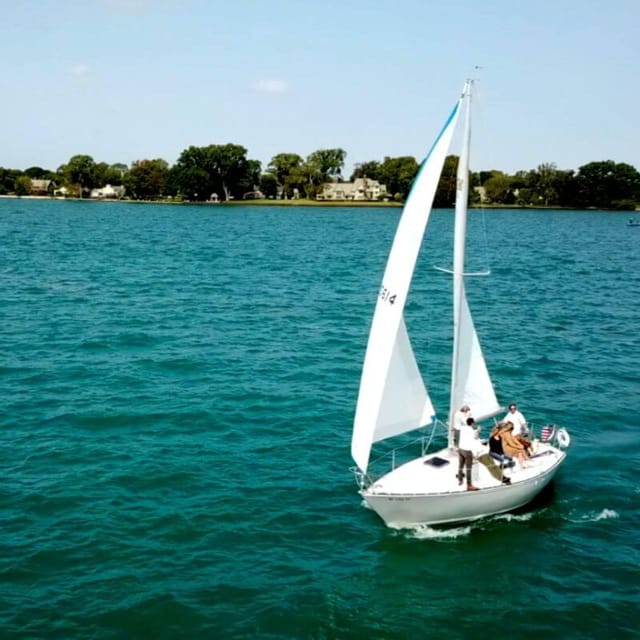 Detroit: Sailing Tour on the Detroit River - Who will enjoy this sailing tour most?