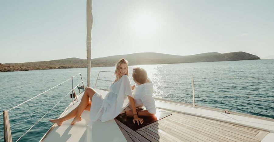 Dia Island: Semi-Private Full Day Sailing Trip with meal - Lunch, local wine, and a day without extra charges