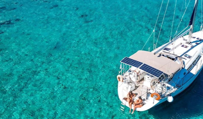Dia Sailing Cruise With All-inclusive Meal And Drinks - Four hours at the cove: swim, snorkel, or stay aboard
