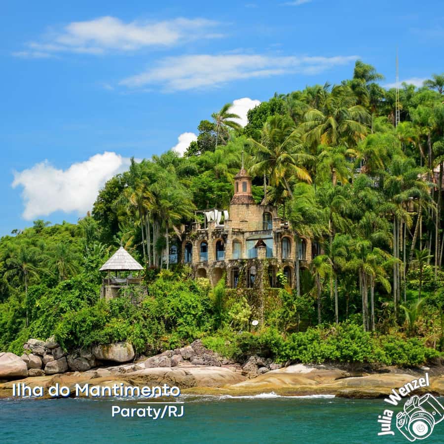 Discover Paraty's Best Islands on an Exclusive Schooner Tour - What the staff and guide service add