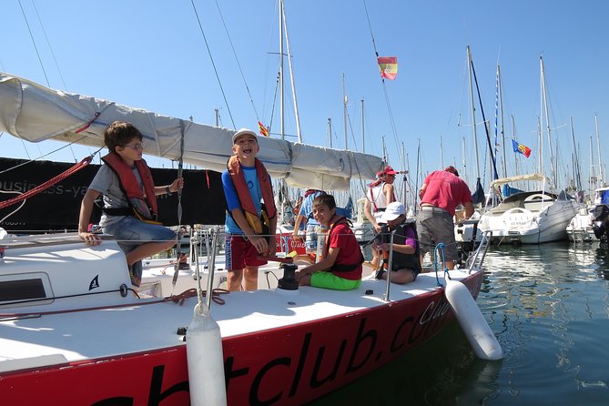 Family Sailing Tour in Barcelona - Timing your departure