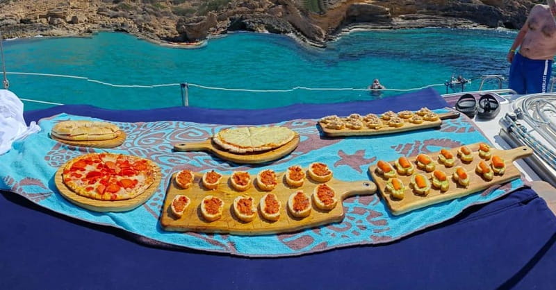 From can Pastilla : Sailing boat trip with Food & Drinks - The people who make the trip feel personal