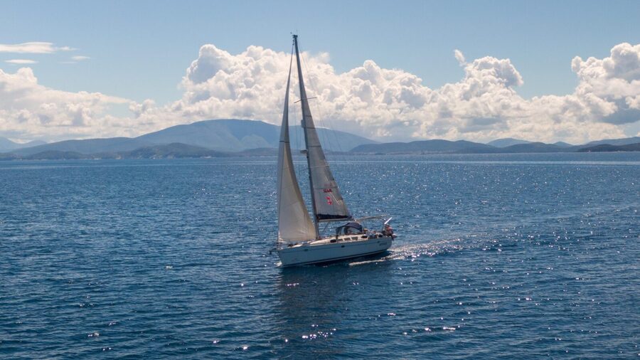 From Cannigione: Sailboat tour of La Maddalena Arcipelago - Meeting the boat at Centro Vacanze Isuledda