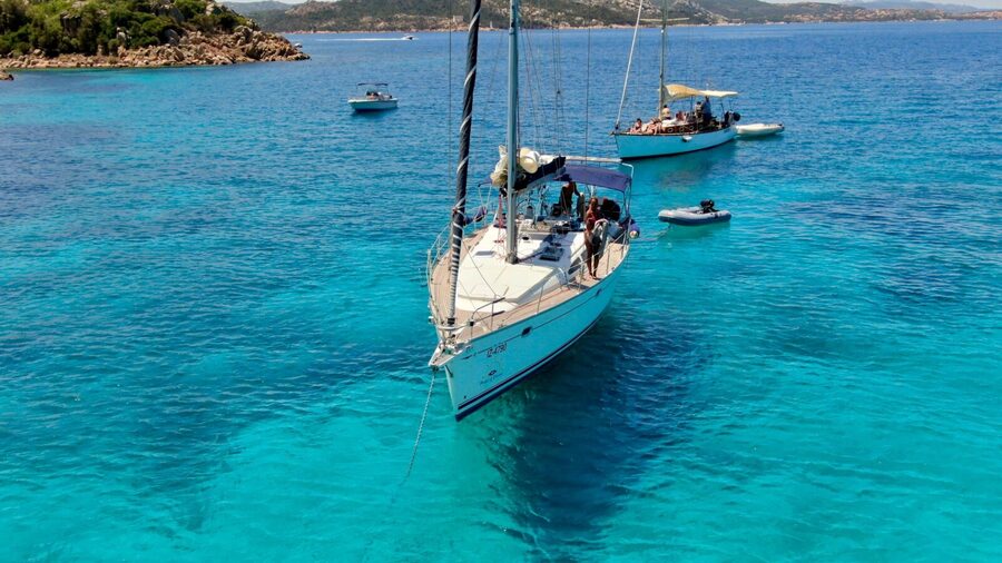 From Cannigione: Sailboat tour of La Maddalena Arcipelago - Caprera and the final swim