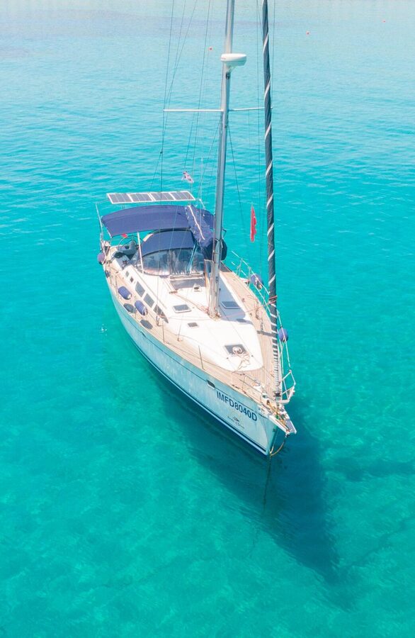 From Cannigione: Sailboat tour of La Maddalena Arcipelago - First stop: Santo Stefano after 30 minutes of sailing