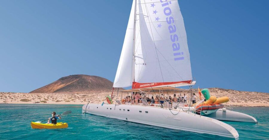 From Lanzarote: Sailing Day Trip Around La Graciosa - From hotel pickup to Órzola