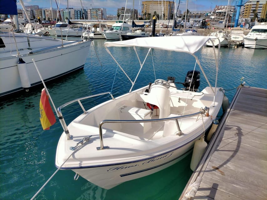 From las Palmas : Day sailing experience along the coast - Seeing the capital from the water