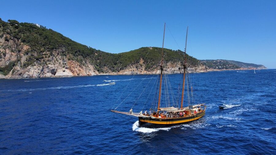 From Palamós: Southern Coast Sailing Tour - What the two-hour afternoon schedule means