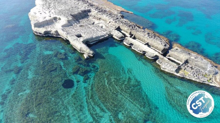 From Tropea: Sailing tour along the coast of the Gods - Leaving Tropea from the north jetty