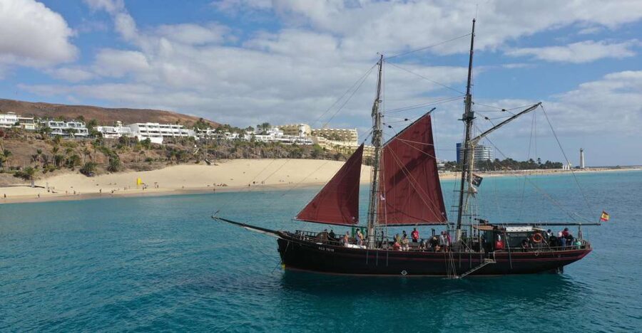 Fuerteventura: 4-Hour Pirate Sailing Adventure - Meet the Pedra Sartaña pirate crew