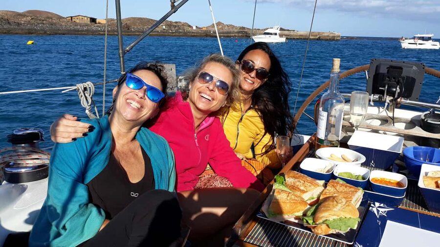FUERTEVENTURA: CORRALEJO PRIVATE SAILING TOUR AROUND ISLA DE LOBOS - Key points to know before you sail