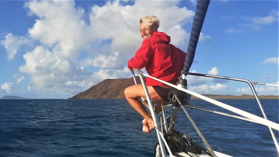 FUERTEVENTURA: CORRALEJO PRIVATE SAILING TOUR AROUND ISLA DE LOBOS - Drinks, packing, and comfort