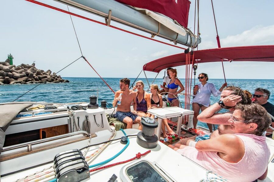 Fuerteventura: Sailing with Snorkeling and Dolphin Watching - The swim and snorkel stop near Morro Jable
