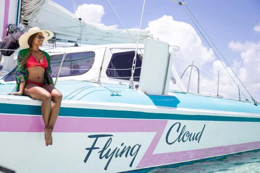 Full Day Sail and Snorkel with Turtles - The catamaran ride toward Rose Island