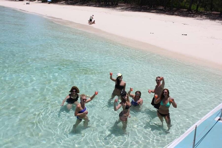 Full Day Sail and Snorkel with Turtles - Snorkeling the coral reef