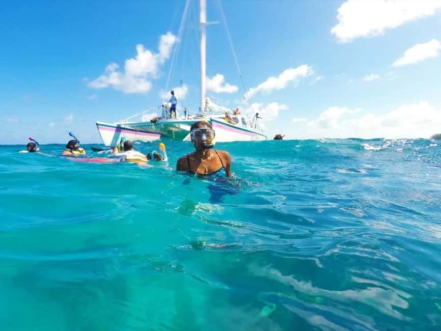 Full Day Sail and Snorkel with Turtles - From your hotel to Paradise Island