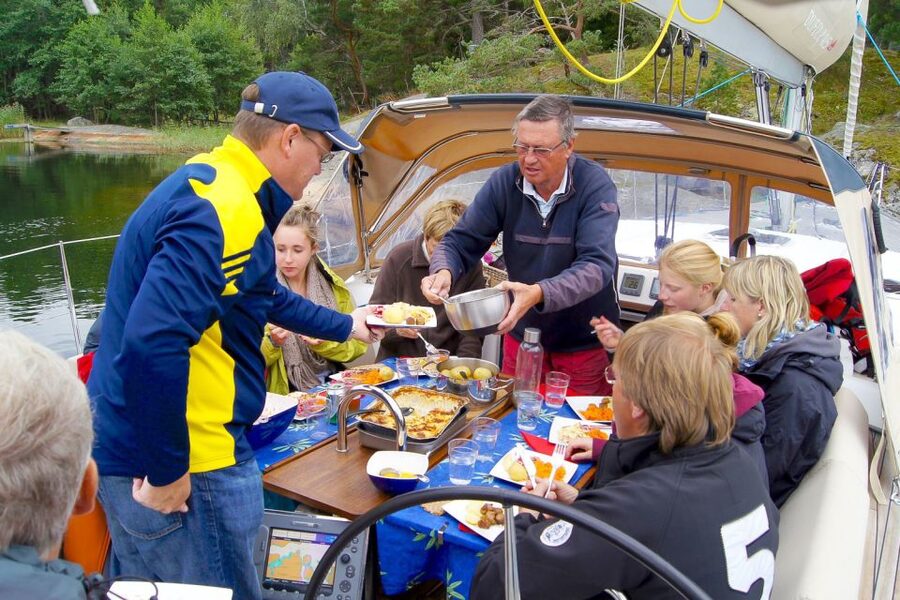 Full-Day Stockholm Archipelago Sailing Tour - Why the Small Group Matters